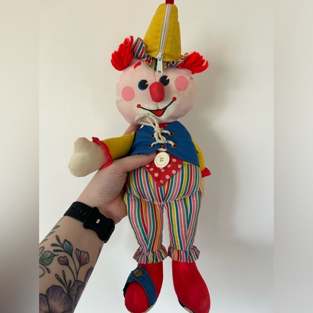 Vintage 1984 Fisher Price Dress Me Clown Learn to Dress Buttons & Toes Plush